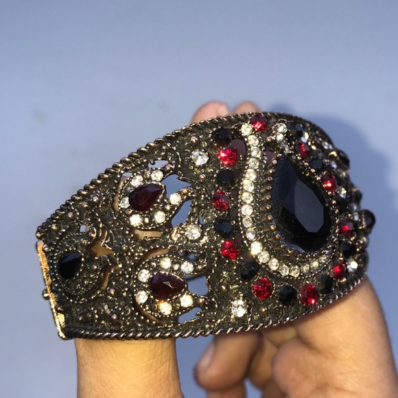 Mini Royal Black Jewel Rhinestone Clasp Bracelet - Picture 3 of 7